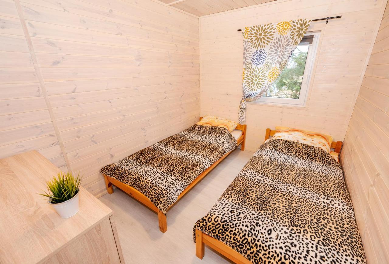 Przyjazna Osada - Domki I Apartamenty Darlowo Ngoại thất bức ảnh